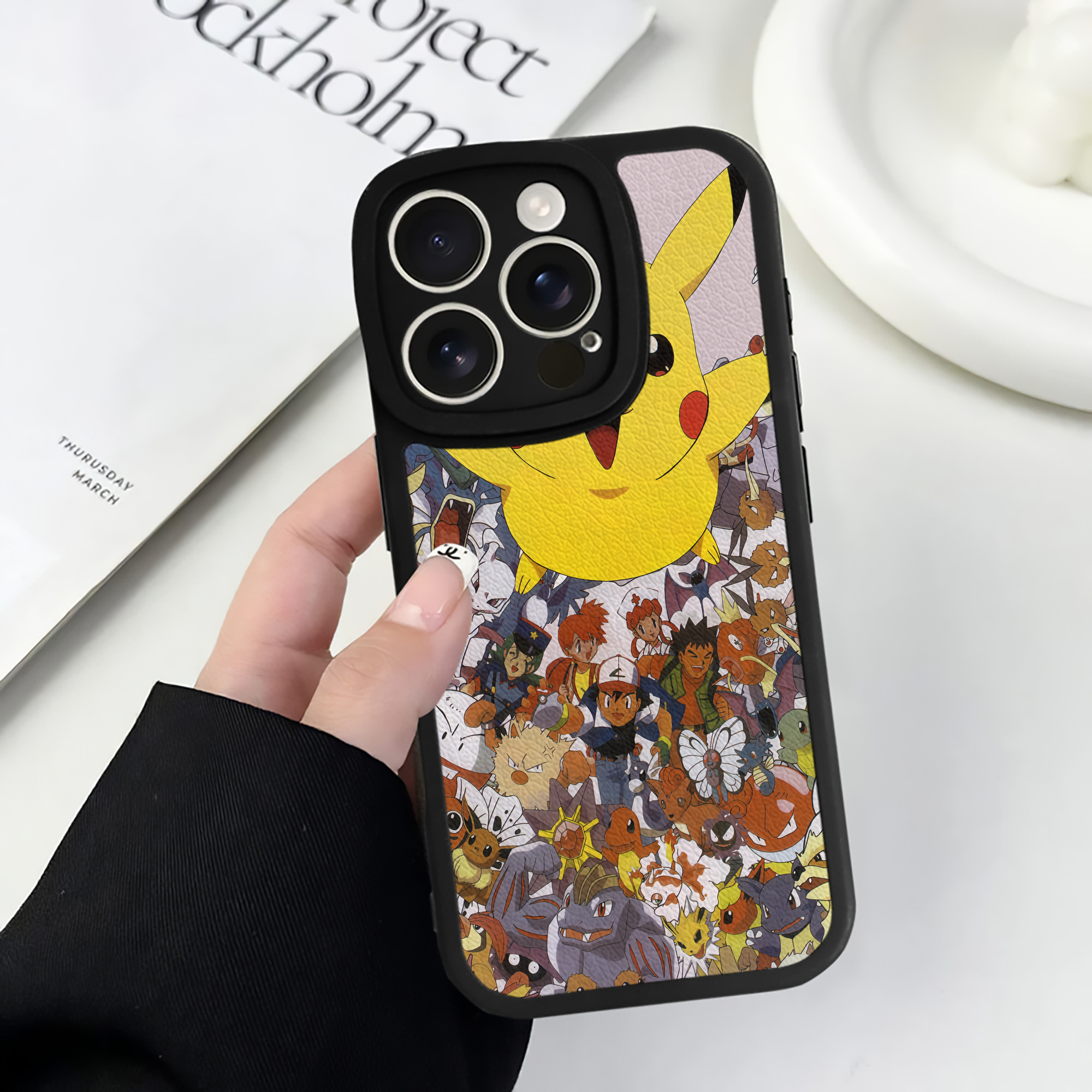 （画像用） ポケットモンスター Pokémon 【iPhone 16シリーズ対応】シリコンスマホケース（レザー調） 材質：シリコン